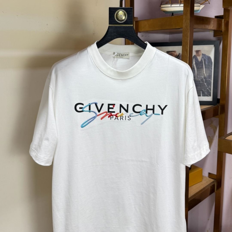 GIVENCHY